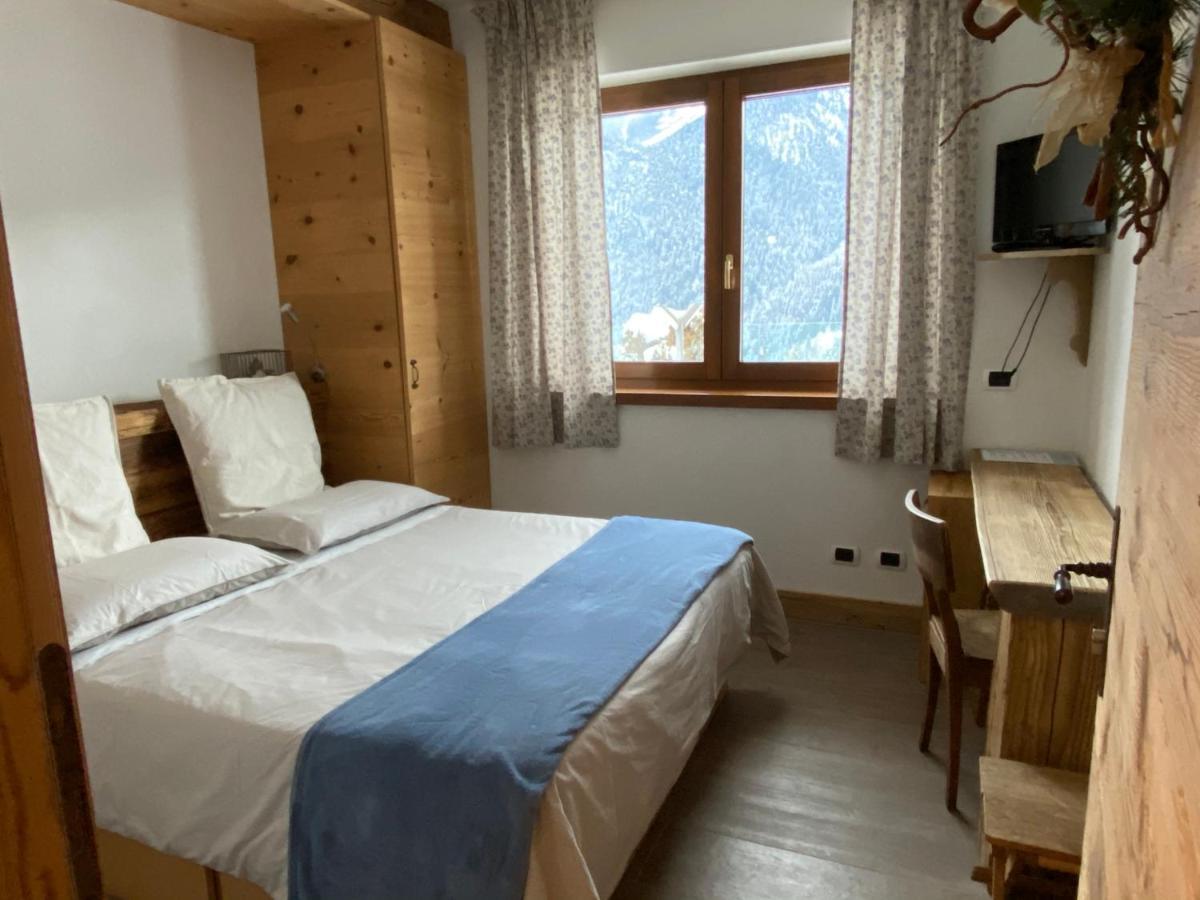 Fra Rose e Mughi Bed and Breakfast Domegge di Cadore Esterno foto